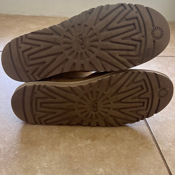 Floral cut out Uggs - Picture 7 of 7